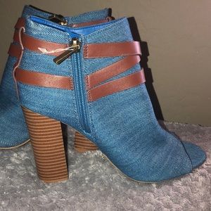 Denim ankle booties 🦋